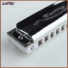 Easttop mundharmonika Blues Harp - model T008 close