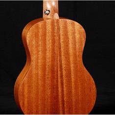 US30-T Ukulele - PearlRiverPiano bagside tæt på